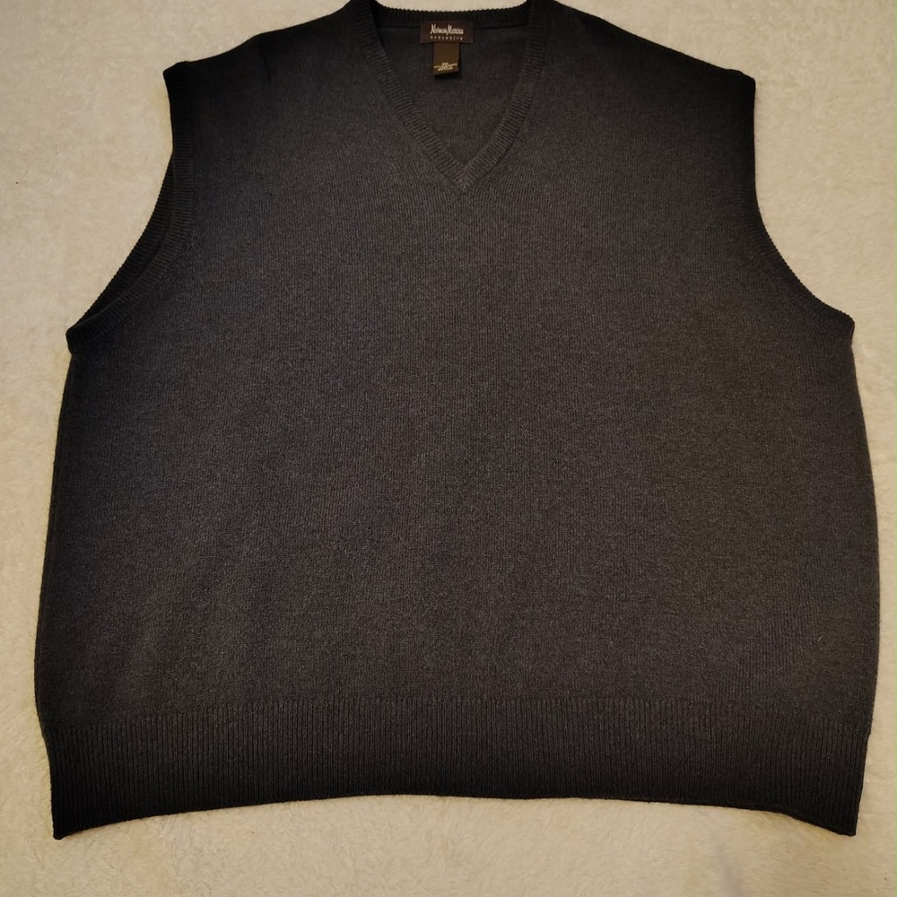 Neiman Marcus Sweater Vest Men’s Gray Merino Wool Silk Cashmere V Neck XXL NWOT.